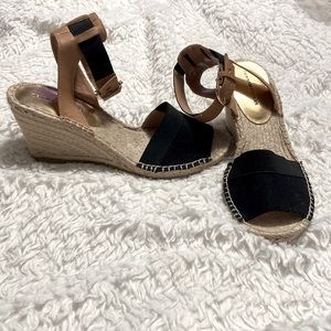 Women’s Tommy Hilfiger, open toe ankle strap, buckle shoes, casual dressy 7M